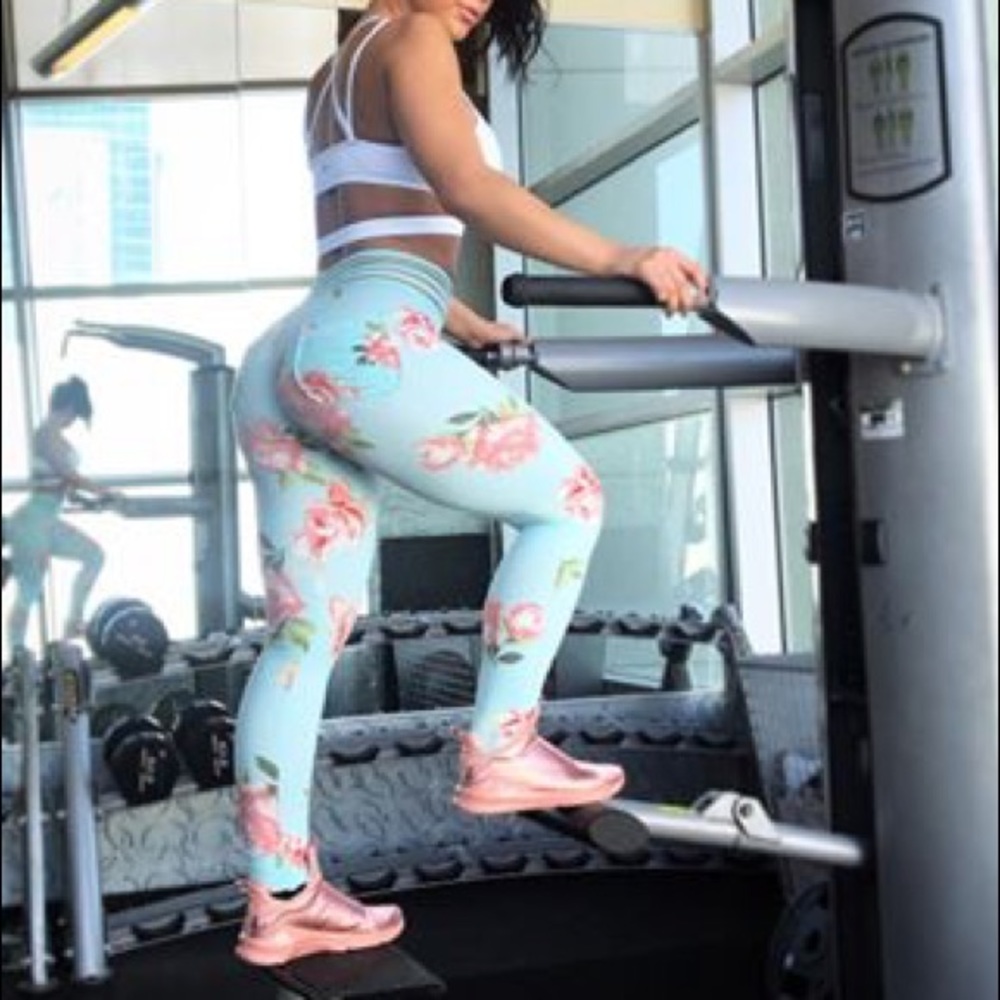 Cute booty teal leggings